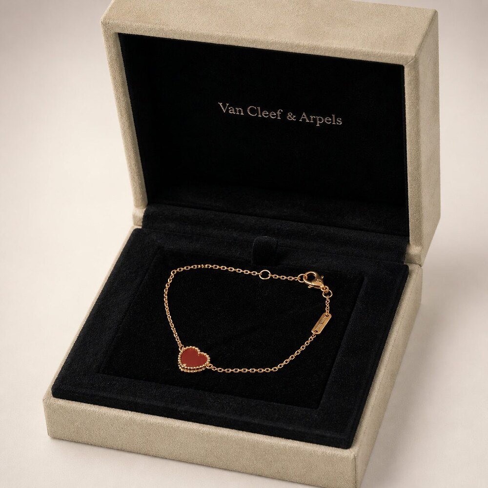 Van Cleef & Arpels Elegant Signature Bracelet Style 4 | New with Box - Picture 6 of 9